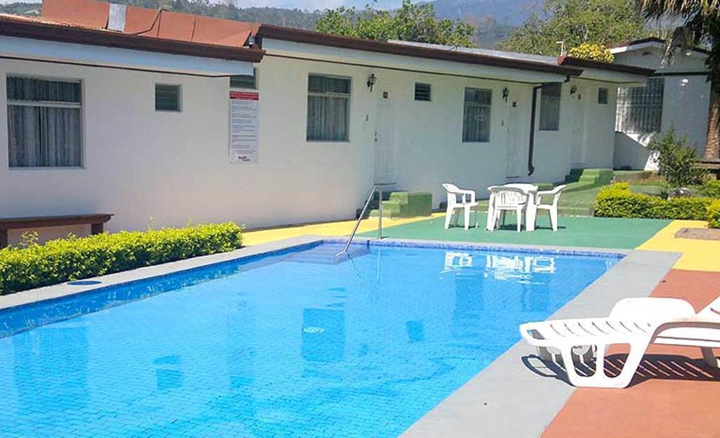 טוריאלבה Hotel Wagelia Dominica מראה חיצוני תמונה
